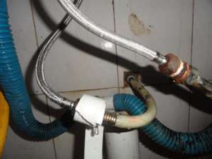 热水器水管漏水怎么检测，热水器水管漏水维修电话是多少?