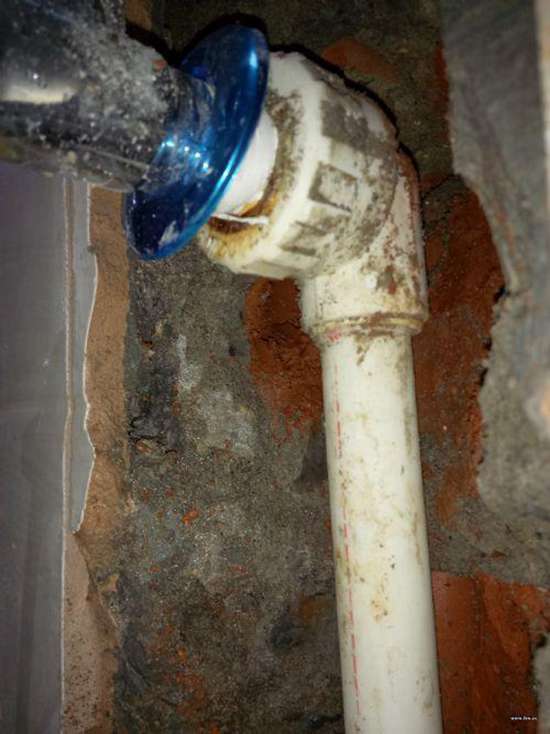 宁波窗户漏水_补偿器漏水的原因