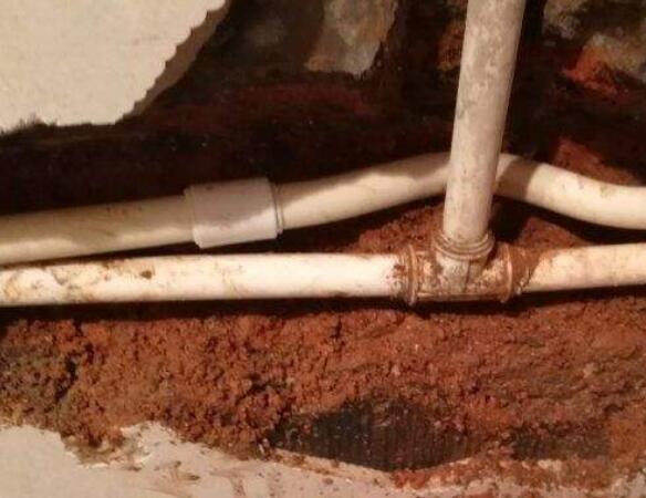 墙内水管漏水的原因有哪些？墙内水管漏水怎么办？
